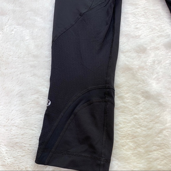 Lululemon Inspire Crops II *Luxtreme in Black - Picture 4 of 8